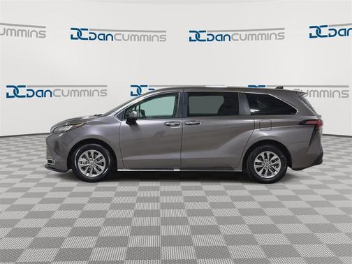 2022 Toyota Sienna XLE