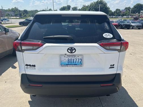 2025 Toyota RAV4 LE