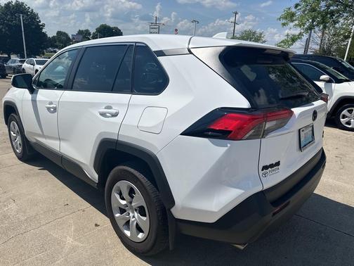 2025 Toyota RAV4 LE