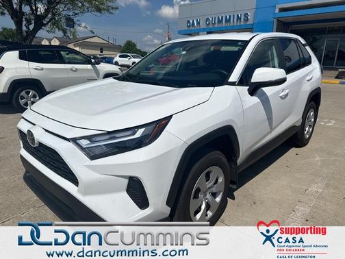 2025 Toyota RAV4 LE