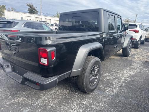 2025 Jeep Gladiator Sport