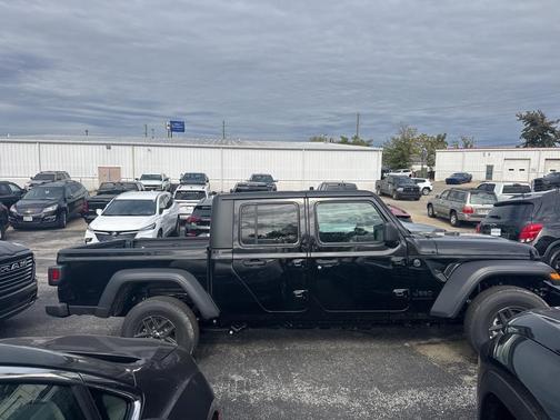 2025 Jeep Gladiator Sport