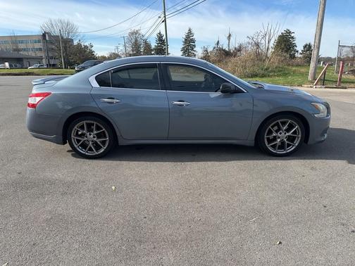 2010 Nissan Maxima SV