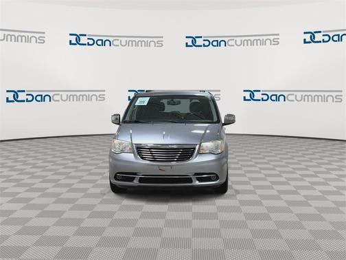2013 Chrysler Town & Country Touring-L