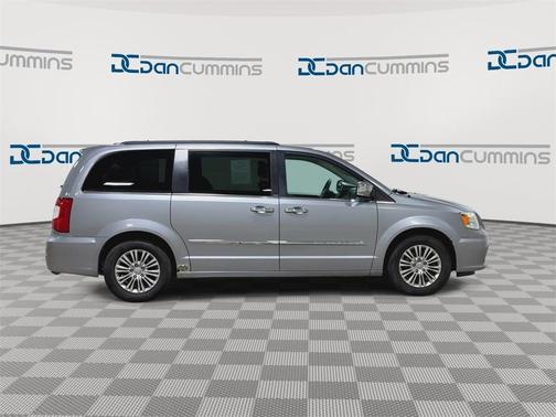 2013 Chrysler Town & Country Touring-L
