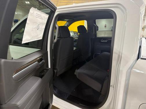 Summit White 2026 Chevrolet Silverado 1500 LT