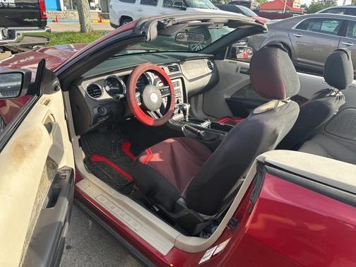 2011 Ford Mustang V6