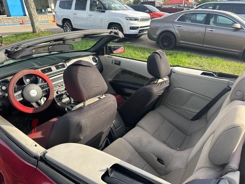 2011 Ford Mustang V6