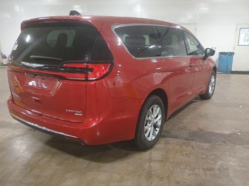 2026 Chrysler Pacifica Limited