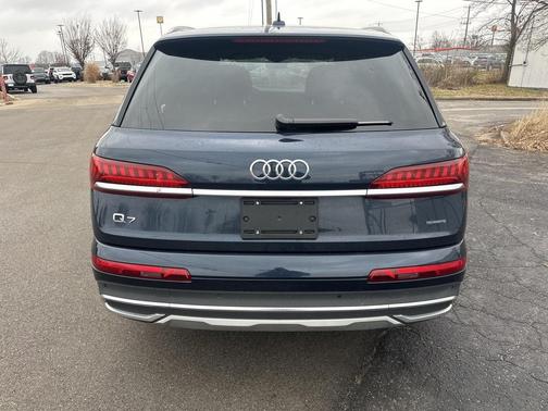 2024 Audi Q7 55 Premium Plus