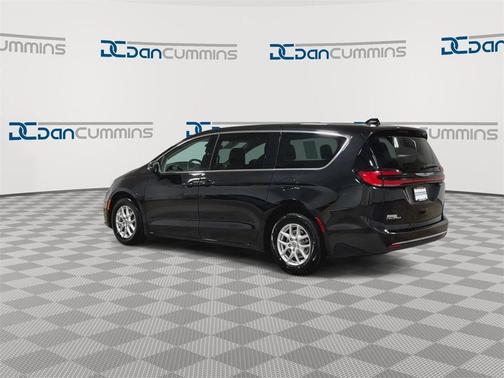 2023 Chrysler Pacifica Touring-L