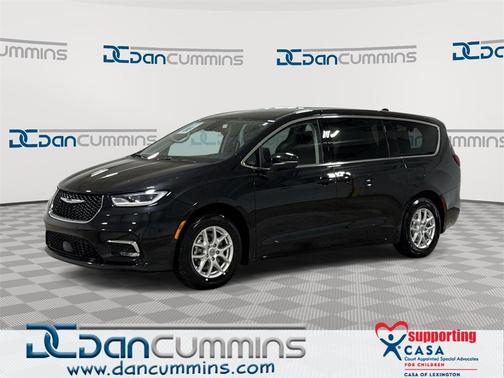 2023 Chrysler Pacifica Touring-L