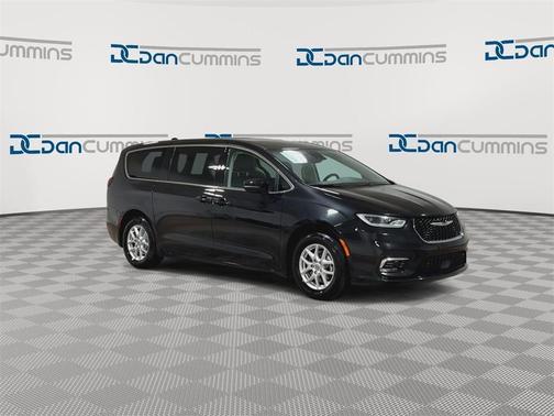 2023 Chrysler Pacifica Touring-L