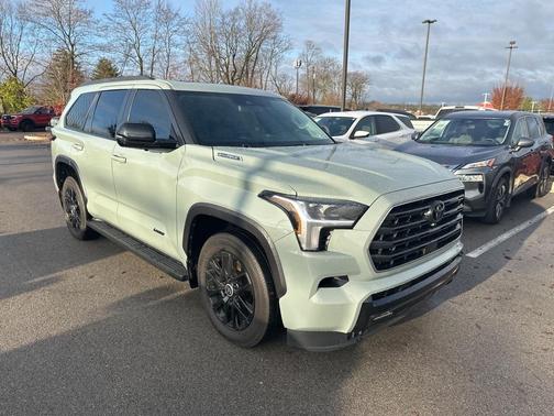 2024 Toyota Sequoia SR5