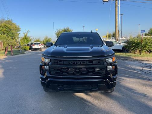 2024 Chevrolet Silverado 1500 Custom