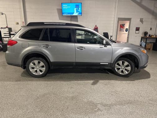 2011 Subaru Outback 2.5i Premium