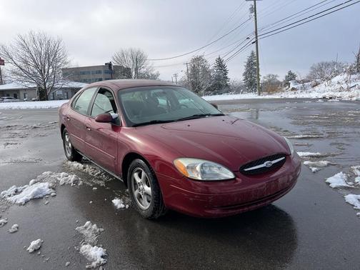 2002 Ford Taurus SE