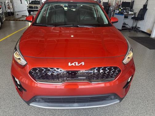 2022 Kia Niro LXS