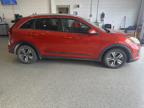 2022 Kia Niro LXS