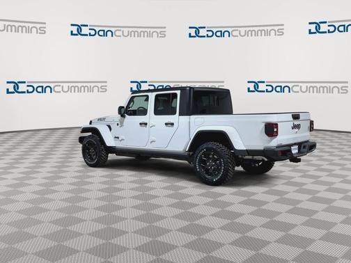 2026 Jeep Gladiator Sport