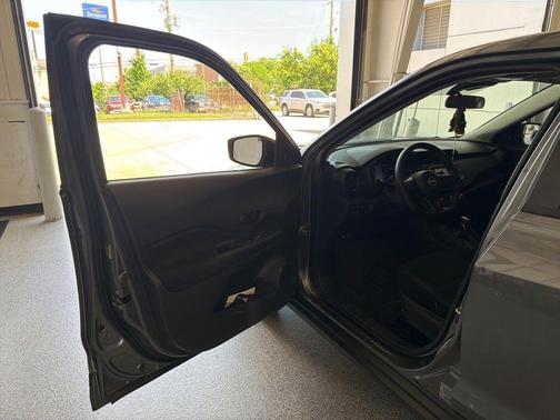 Gun Metallic 2023 Nissan Kicks S
