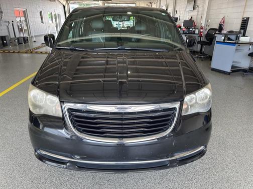 2014 Chrysler Town & Country S