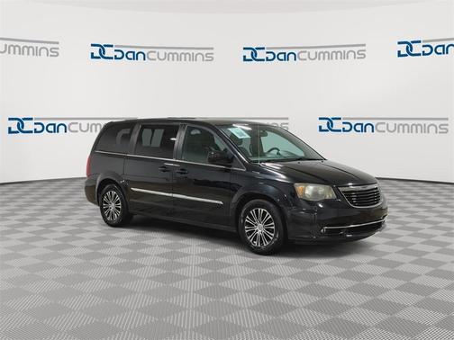 2014 Chrysler Town & Country S
