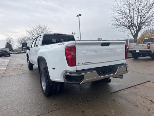 2026 Chevrolet Silverado 3500 LT