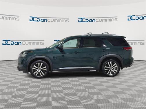 2023 Nissan Pathfinder Platinum