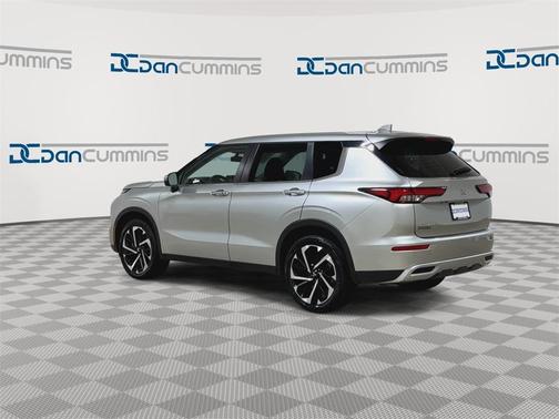 2023 Mitsubishi Outlander SE Special Edition
