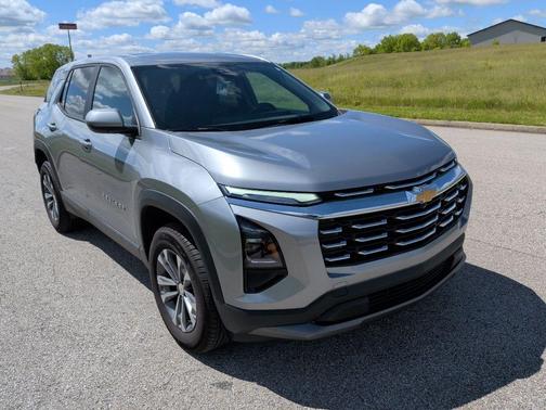 Sterling Gray Metallic 2026 Chevrolet Equinox LT