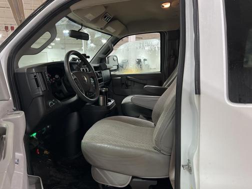 2018 Chevrolet Express 3500 LT