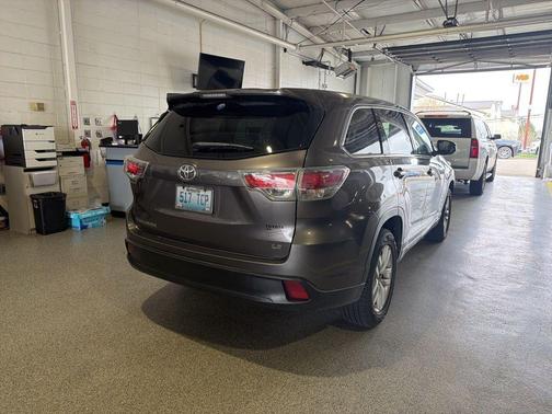 2015 Toyota Highlander LE