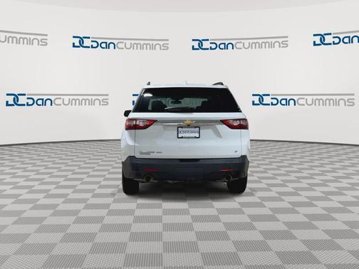 Summit White 2020 Chevrolet Traverse LT Cloth