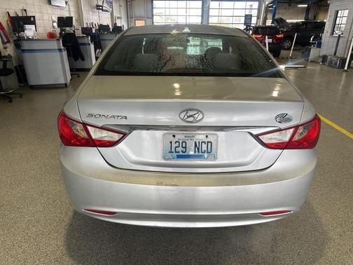 2011 Hyundai SONATA GLS