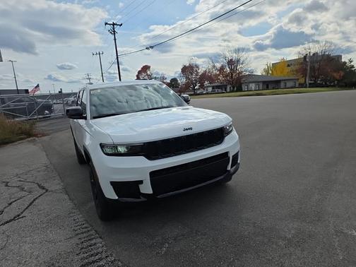 2025 Jeep Grand Cherokee L Laredo