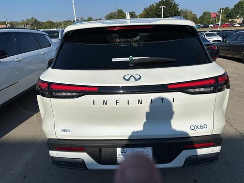 2022 INFINITI QX60 Luxe