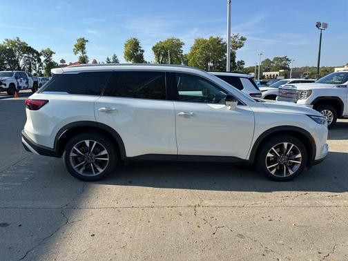 2022 INFINITI QX60 Luxe