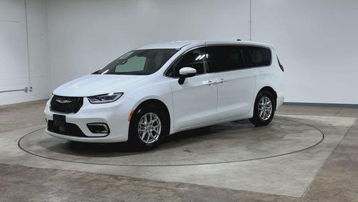 Bright White Clearcoat 2023 Chrysler Pacifica Touring-L