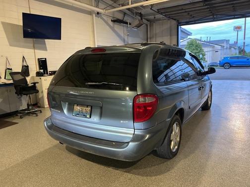 2005 Dodge Grand Caravan SXT