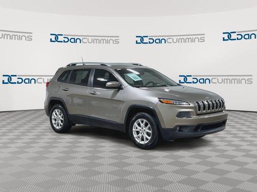 Light Brownstone Pearlcoat 2017 Jeep Cherokee Latitude