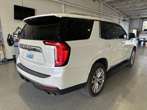 2022 GMC Yukon SLT