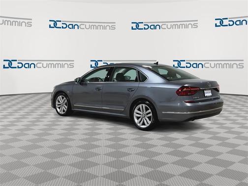 2017 Volkswagen Passat 1.8T SE w/Technology