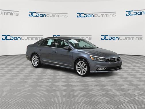 2017 Volkswagen Passat 1.8T SE w/Technology