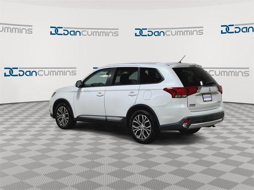 2016 Mitsubishi Outlander SE