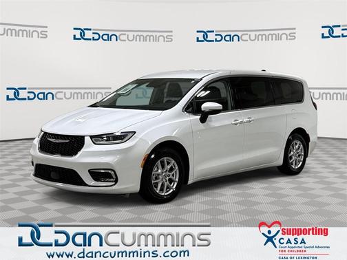 2023 Chrysler Pacifica Touring-L
