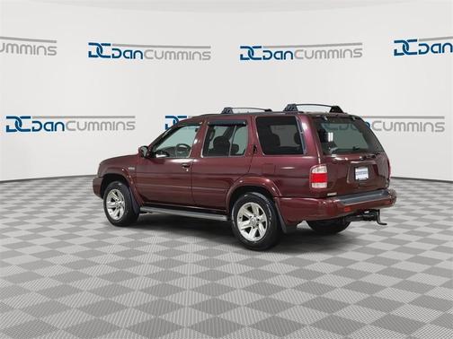 2004 Nissan Pathfinder LE