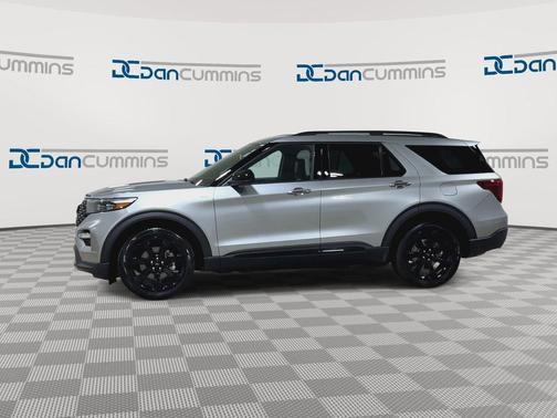 Silver Metallic 2023 Ford Explorer ST-Line