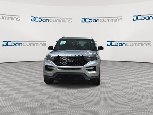 Silver Metallic 2023 Ford Explorer ST-Line