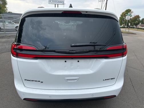2025 Chrysler Pacifica Limited